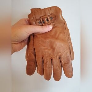 Camel Brown Leather Gloves With Buckle